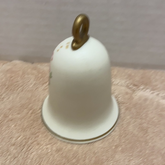 Lefton porcelain gold trimmed hand painted roses June bell - Picture 3 of 8